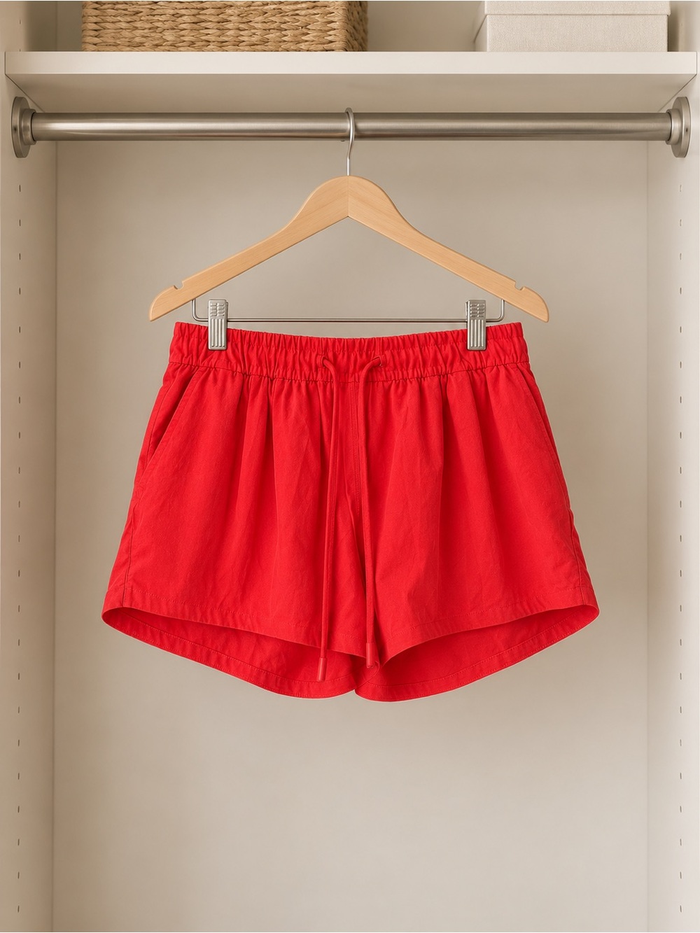 Lululemon red Stroll at Sundown Shorts 3" size 8 B-14